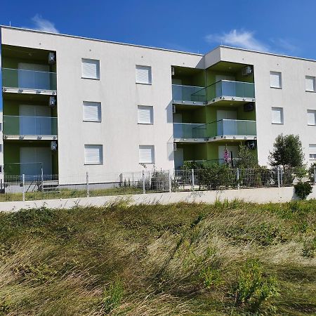 Apartmani Matko Nin Exterior photo