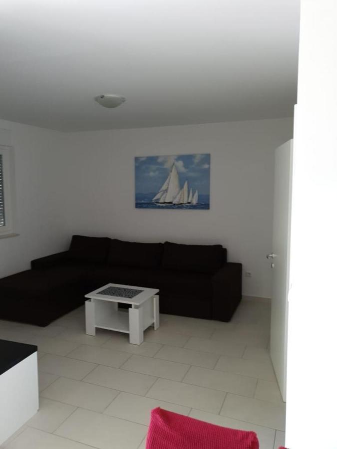 Apartmani Matko Nin Exterior photo