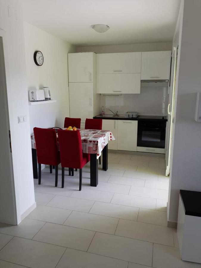 Apartmani Matko Nin Exterior photo