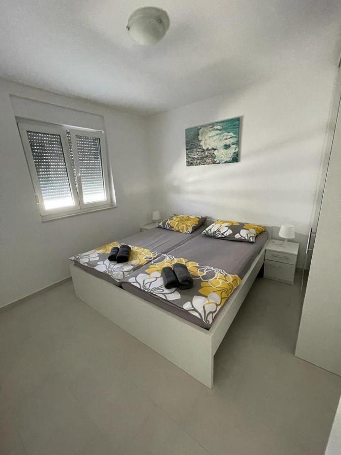 Apartmani Matko Nin Exterior photo