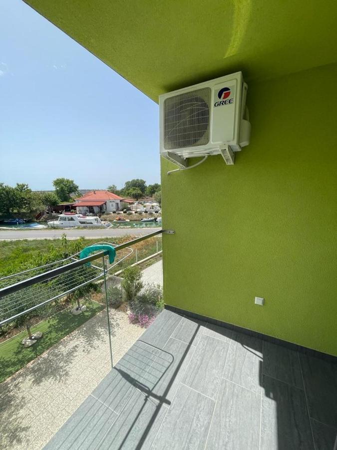 Apartmani Matko Nin Exterior photo